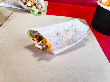 tatlı taze sebze ile ev yapımı hamburger.