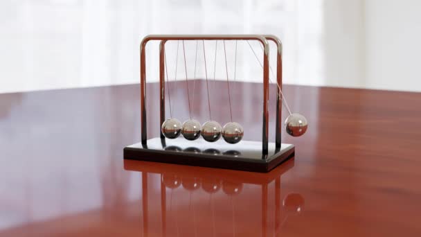 牛顿的摇篮在一张背景浅的木制桌子上摇曳着 平衡概念 — 图库视频影像