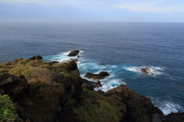 Tenerife 'deki El Bollullo plajı, Kanarya Adası, İspanya.