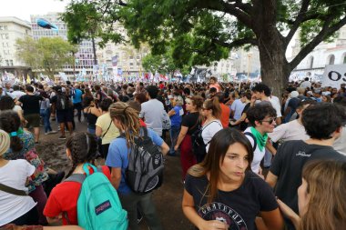 Buenos Aires, Arjantin; 24 Mart: Sosyal örgütler Arjantin 'deki son diktatörlüğün başlama tarihini anmak için yürüdüler.