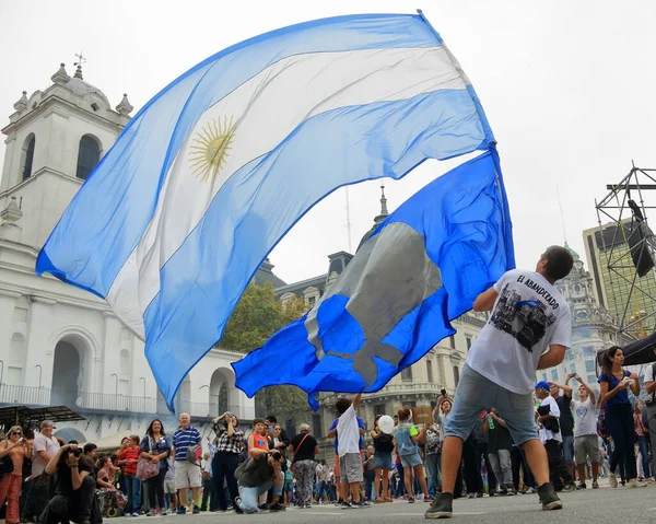 Buenos Aires, Arjantin; 24 Mart: Sosyal örgütler Arjantin 'deki son diktatörlüğün başlama tarihini anmak için yürüdüler.