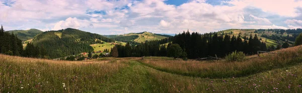 Zon Wolken Panorama Landschap Van Karpaten Uitzicht Vanaf Hoverla Chornohora — Stockfoto