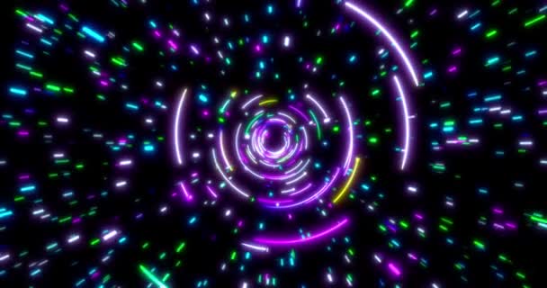 Parlayan neon hatları tüneli. Mavi kırmızı pembe ve mor renkli ışıklandırma. Gece kulübü için kusursuz döngü 4K animasyonu. — Stok video