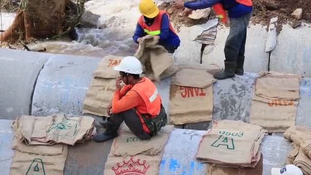 Chiang Rai Thajsko Srpna 2018 Rehabilitace Silnic Povodních Dělníci Sedí — Stock video