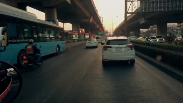 Bangkok Thailandia Gennaio 2020 Auto Stanno Piedi Guidano Lentamente Ingorgo — Video Stock