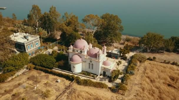 Iglesia Ortodoxa Los Doce Apóstoles Mar Galilea Cafarnaúm Órbita Aérea — Vídeos de Stock