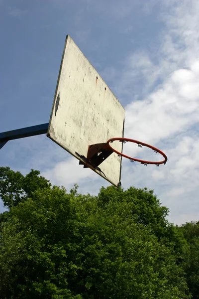 Basketball Hoop Backboard Missing Net Trees Blue Sky White Cloud — Stock Photo, Image