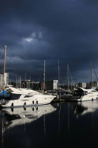 Puerto Deportivo Frente Mar Los Edificios Circundantes Ipswich Suffolk Reino — Foto de Stock