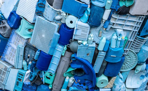 Suuri Määrä Muovijätettä Joka Koostuu Pääasiassa Muovipulloista Koreista Astioista Muovijätteen — kuvapankkivalokuva