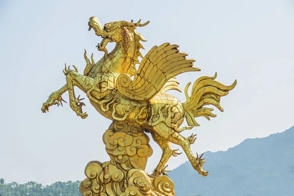 Esta Imagem Dragão Dourado Regularmente Vista Templos Chineses Outros Lugares — Fotografia de Stock