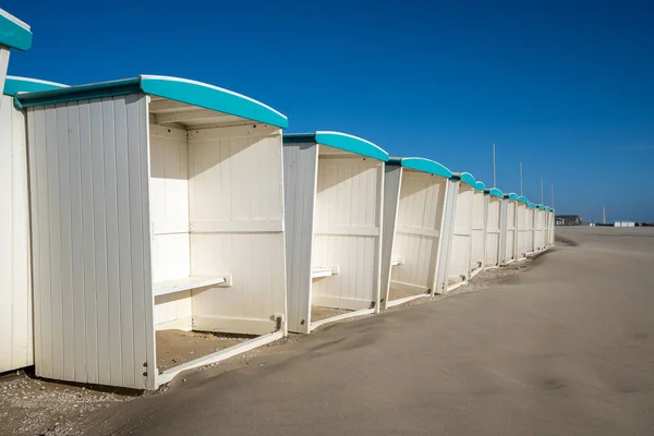 Längs Stranden Nederländerna Hittar Massor Strandhus Stugor Normalt Upptagna Turister — Stockfoto