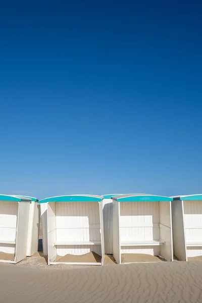 Вдоль Пляжа Нидерландов Можете Найти Много Пляжных Домов Каюты Правило — стоковое фото