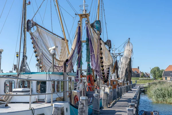 Visnetten Drogen Zon Onder Een Helderblauwe Hemel — Stockfoto