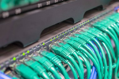 Mavi yama kablosu Internet kablolar ışık