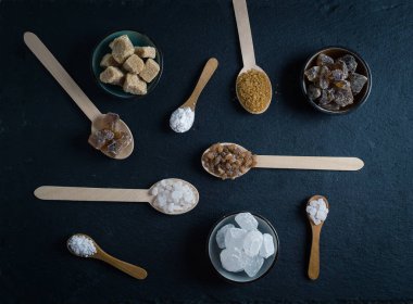 Şeker varyasyon koyu taş arka plan ayarla