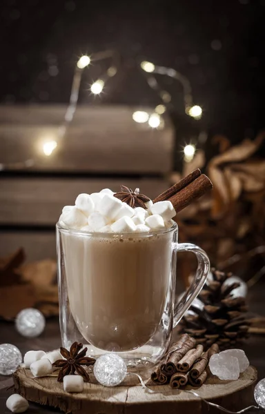 Heißen Kaffee Mit Milch Einem Glas Mit Doppelwänden Mit Eibisch Stockbild