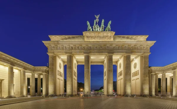德国柏林Brandenburg Gates Brandenburger Tor的夜景 — 图库照片