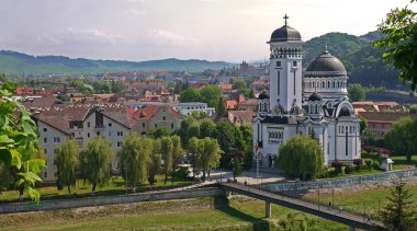 Görünümü Sighisoara kasaba hazır görüntüler. Kutsal Üçlü Sighisoara Ortodoks Katedrali. Sighisoara Romanya. Sighisoara eski şehir. Romanya eski evlerde. Antik mimari Transylvania'da