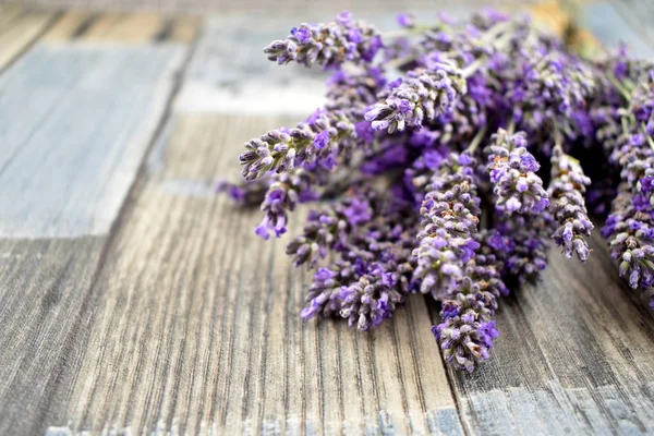 Lavendel Trä Bakgrund Stock Bilder Gäng Fransk Lavendel Avkopplande Doftande — Stockfoto