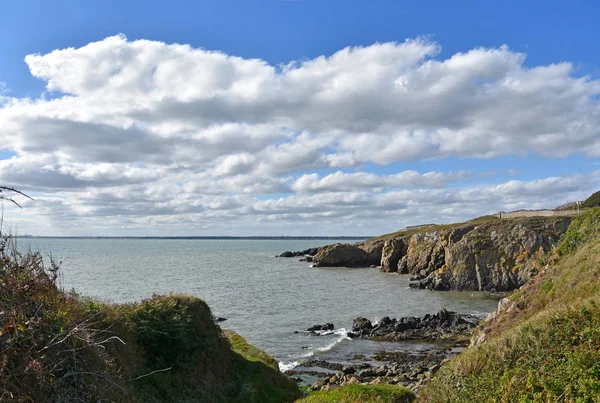 Изображения Акций Howth Ireland Ирландский Пейзаж Морем Берег Облаками Летняя — стоковое фото