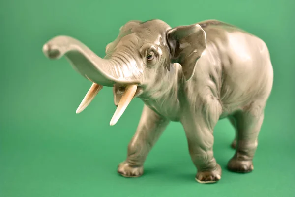 Realistiska Elefant Staty Stock Bilder Gammalt Porslin Staty Elefant Statyett — Stockfoto
