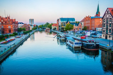 Bydgoszcz, Polonya, 2 Mayıs 2018: şehir ve Brda nehir Bydgoszcz eski görüntülemek