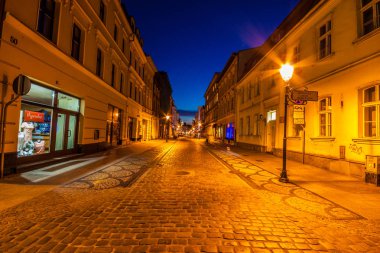 Poznan, Polonya, 30 Temmuz 2018: İnsanlar Poznan eski meydanında