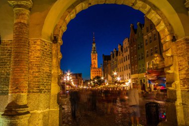 Poznan, Polonya, 30 Temmuz 2018: İnsanlar Poznan eski meydanında