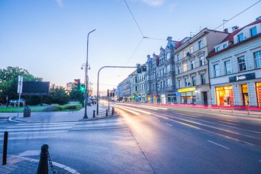 Bydgoszcz, Polonya - 1 Ağustos 2017: Geceleri Bydgoszcz şehir'in mimaride görünüm