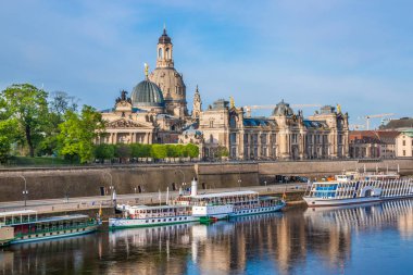 Dresden Elbe Nehri, Almanya ile