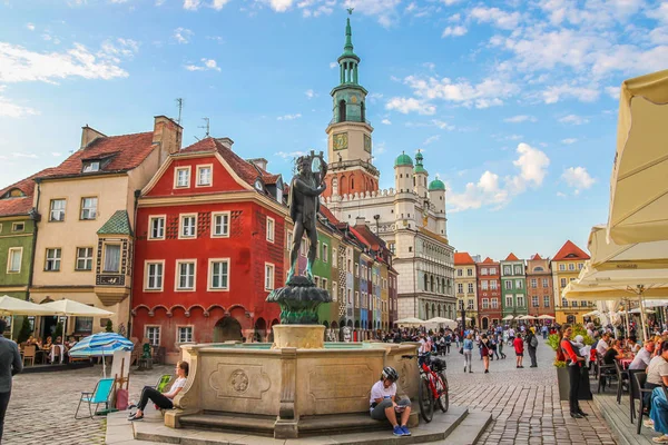 Poznań Polska Lipca 2018 Ludzie Starym Rynku Poznaniu — Zdjęcie stockowe