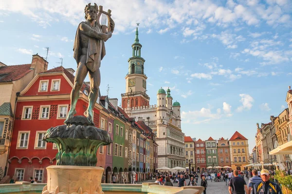 Fontana Con Statua Apollo Piazza Della Città Vecchia Poznan Polonia — Foto Stock