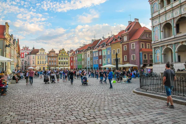 Poznan Polonia Luglio 2018 Persone Sulla Vecchia Piazza Poznan — Foto Stock