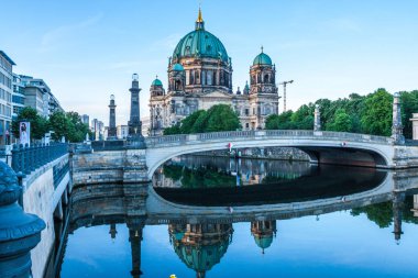 Tarihi Berlin Katedrali, gündoğumu, Berlin, Almanya