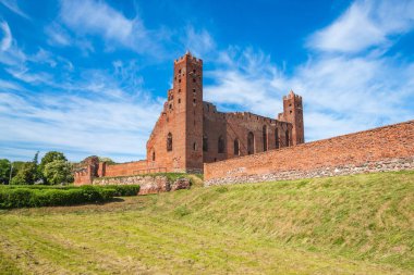 Radzyn Chelminski yılında Germen ortaçağ kalesi kalıntıları ediyor. Polonya