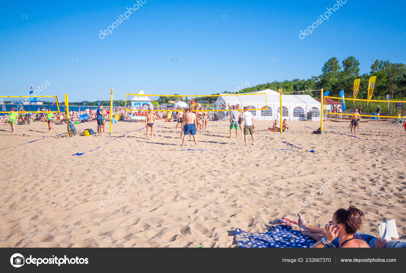 Danzig Polen August 2017 Menschen Strand Der Ostsee Danzig Redaktionelles Stockfoto C Cone88 232667370
