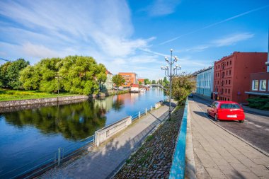Old Town ve tahıl ambarları Brda nehrin yanında. Bydgoszcz, Polonya.