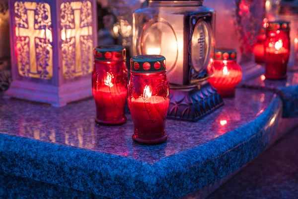 Velas Encendidas Cementerio Día Todos Los Santos Polonia —  Fotos de Stock