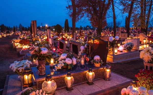 Brandende Kaarsen Kerkhof Allerheiligen Polen — Stockfoto