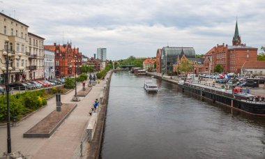 Bydgoszcz, Polonya, 2 Mayıs 2018: şehir ve Brda nehir Bydgoszcz eski görüntülemek