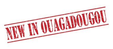 Beyaz arka plan üzerinde izole ouagadougou kırmızı pul yenilikler