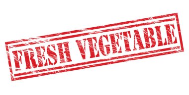 Beyaz arka plan üzerinde izole taze sebze kırmızı pul