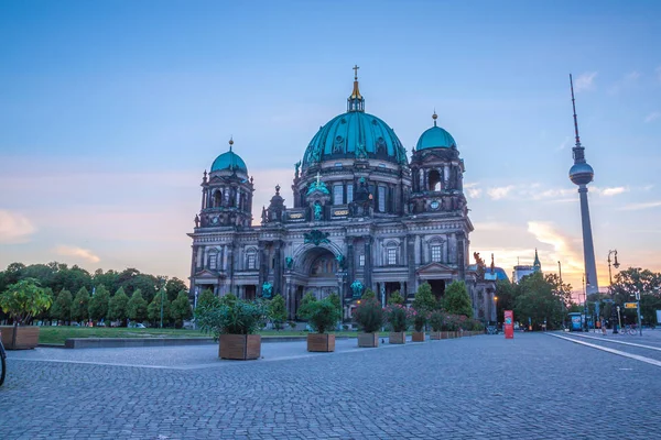ベルリン大聖堂や夜 ベルリン ドイツのベルリン大聖堂 — ストック写真