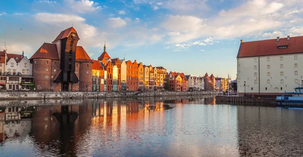 Widok Stare Miasto Zabytkowy Port Żuraw Nad Motławą Gdańsku Nocy — Zdjęcie stockowe