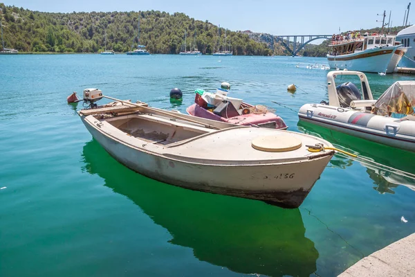 Makarska City Dalmaçya Hırvatistan Adriyatik Denizi Nin Kristal Berraklığında Turkuaz — Stok fotoğraf