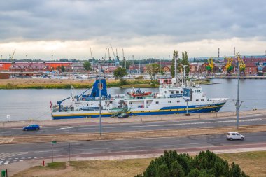 Oder nehri ve Szczecin şehrinin manzarası, Polonya