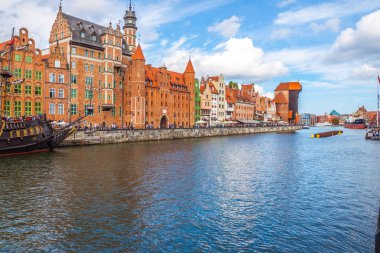 Tekneler Gdansk eski kasaba kanal. Gdansk. Polonya