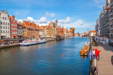 Tekneler Gdansk eski kasaba kanal. Gdansk. Polonya