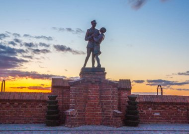 Torun'da ünlü bir heykel. Polonya