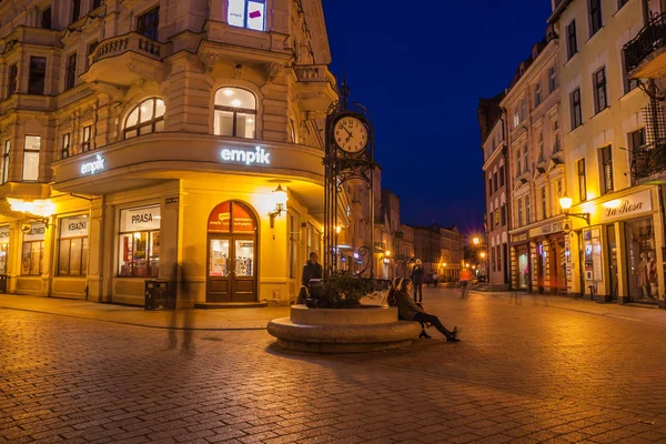 Poznan Polonya Temmuz 2018 Gece Poznan Eski Meydanda Insanlar — Stok fotoğraf